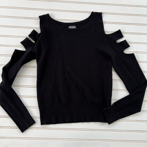 BOLD Elements cut out sleeves sweater top Size Medium - Picture 6 of 10